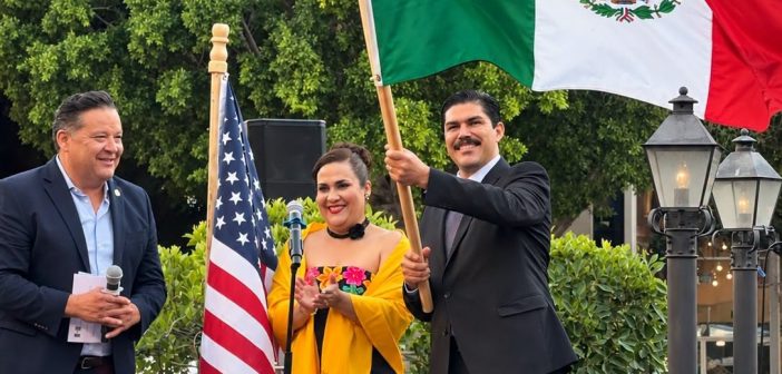 Alcalde de Poncitlán participa en el Grito de Independencia con paisanos en Pasadena