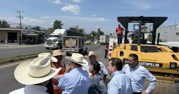Inician bacheo en la carretera Santa Rosa–La Barca, a la altura de Atotonilquillo