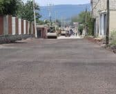 Avanza 70% la rehabilitación de la calle Niños Héroes en Lomas de Atequiza